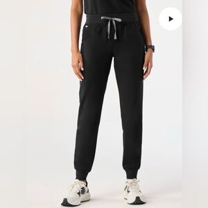 FIGS Zamora black scrubs in Small/Tall